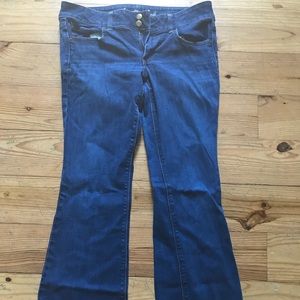 Womans American Eagle Jeans